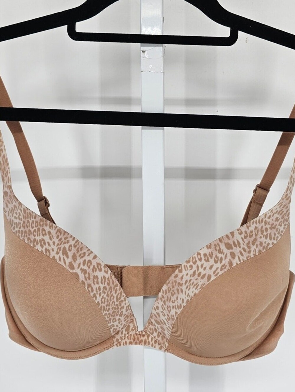 Victorias Secret Womens Sz 34D Classic Padded Push Up Bra Beige Leopard Trim